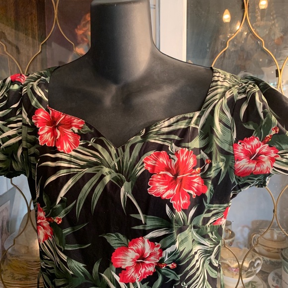 Looking Glam tropical swing dress - Picture 2 of 5